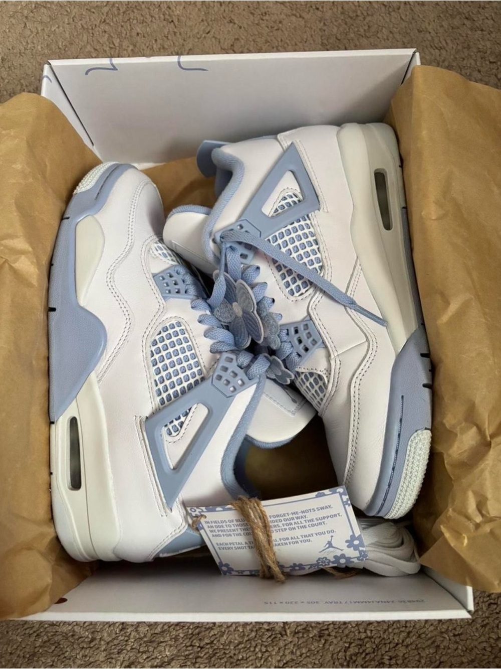 Mother’s Day Jordan 4 🩵 - Picture 4 of 6